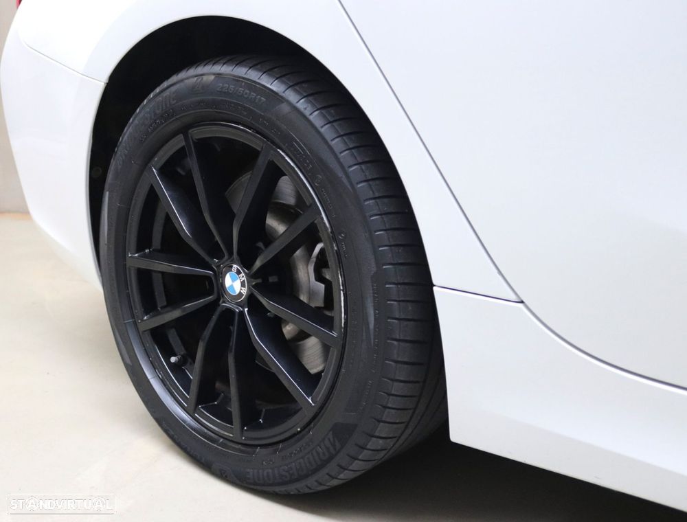 BMW 330 e Line Luxury Auto - 39