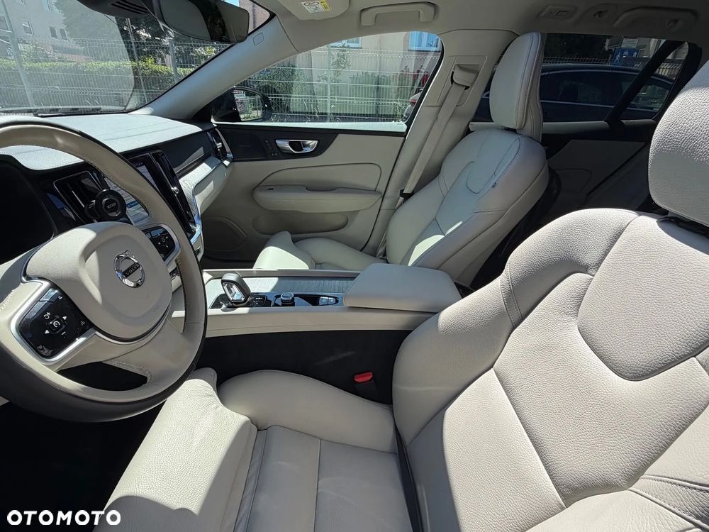 Volvo V60 B4 B Ultra Dark - 14