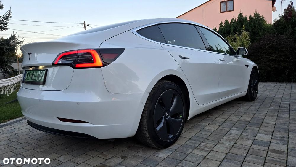 Tesla Model 3 - 16