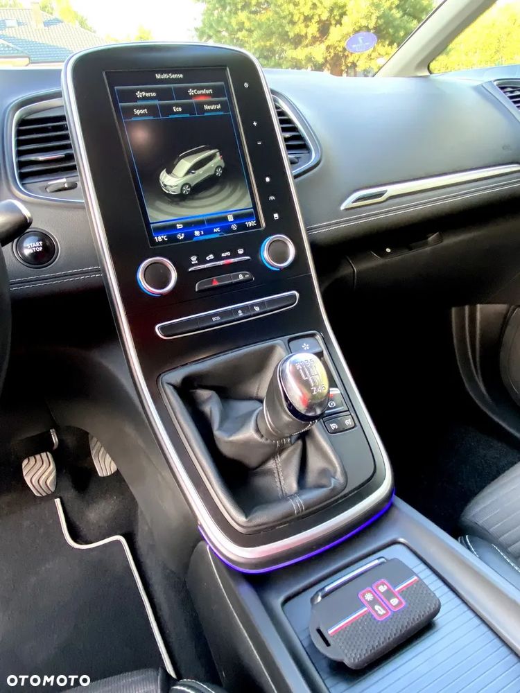 Renault Grand Scenic - 22