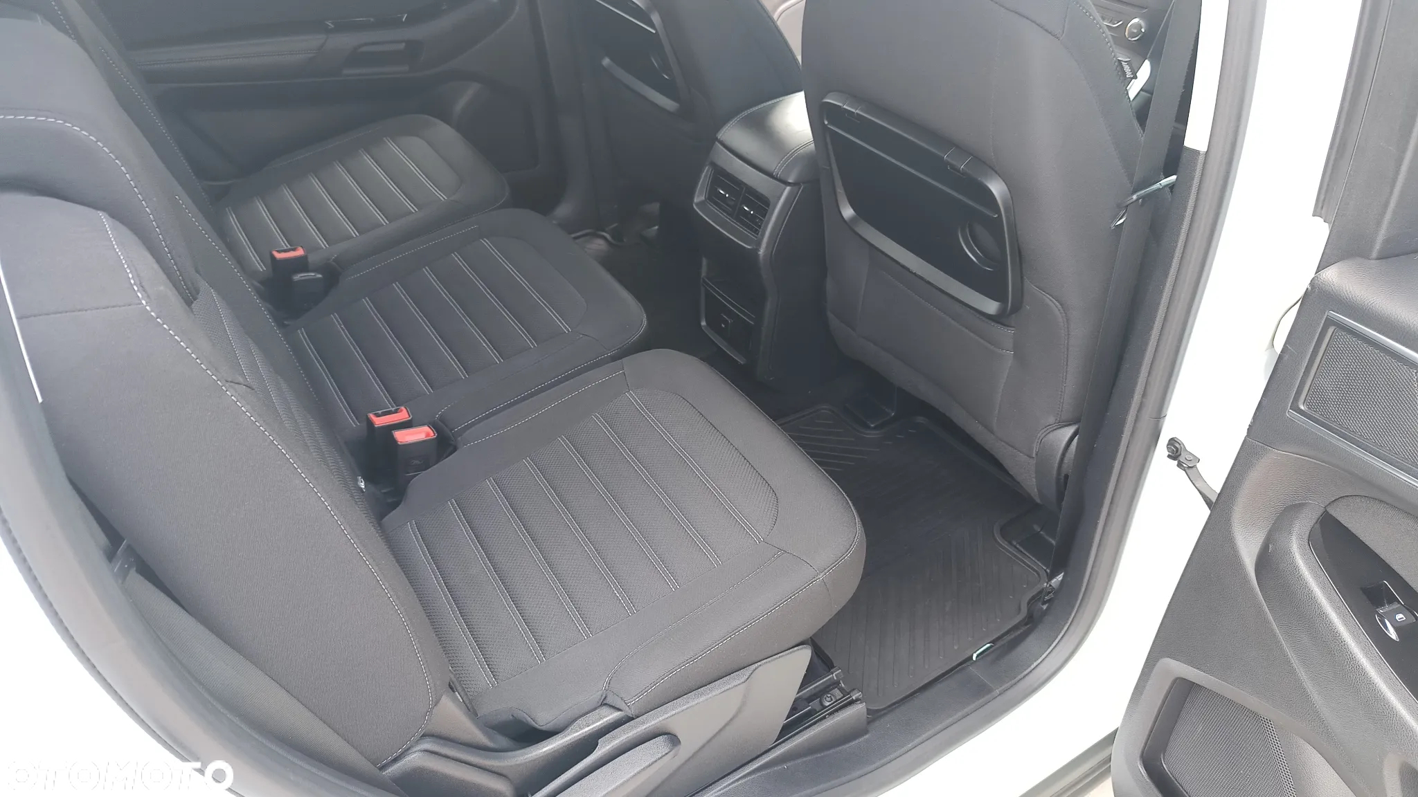 Ford Galaxy 2.0 TDCi Titanium - 12