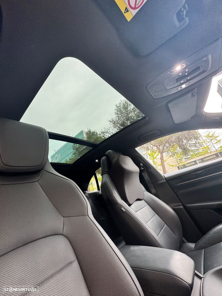 Porsche Macan Electric 4 - 12