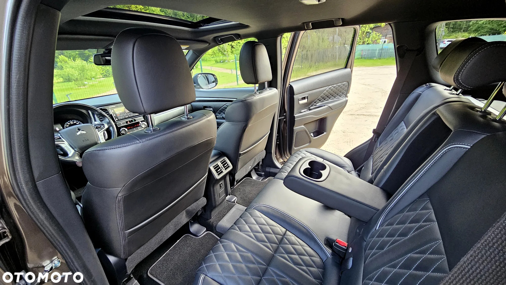 Mitsubishi Outlander PHEV Intense + - 34