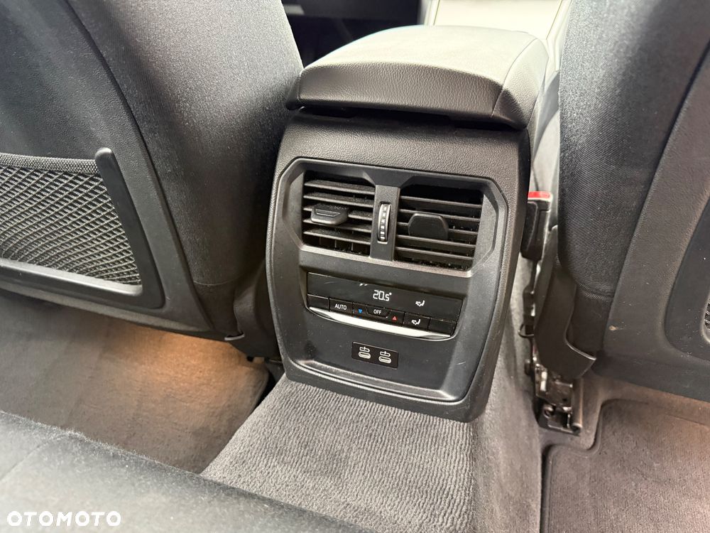 BMW Seria 3 320e PHEV sport - 19