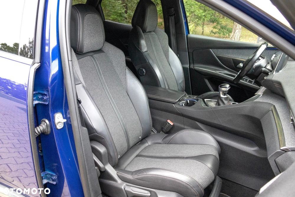 Peugeot 3008 1.6 BlueHDi Allure S&S - 29