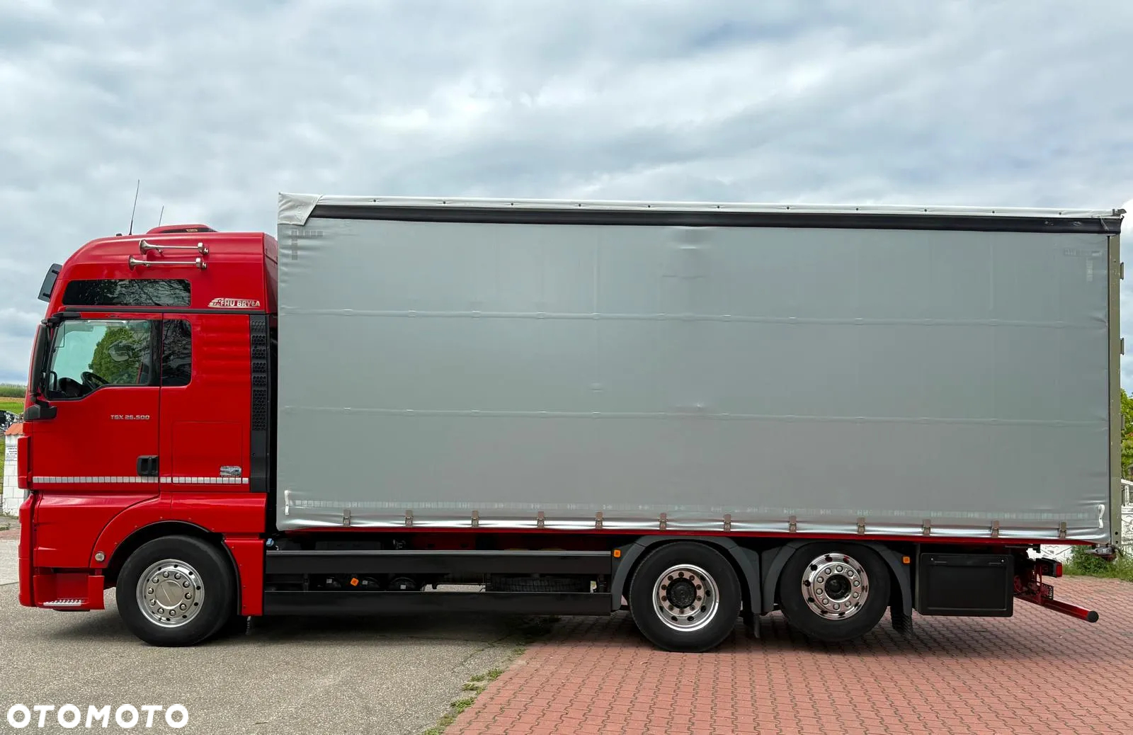 MAN TGX 26.500 / LIFT / 6X2 / KLIMA POSTOJOWA / 18PALET / E6 / FIRANKA / 18 TON ŁADOWNOŚĆ / WINDA / NISKI PRZEBIEG / JEDEN WŁAŚCICIEL / PODWIESZANA OŚ - 10