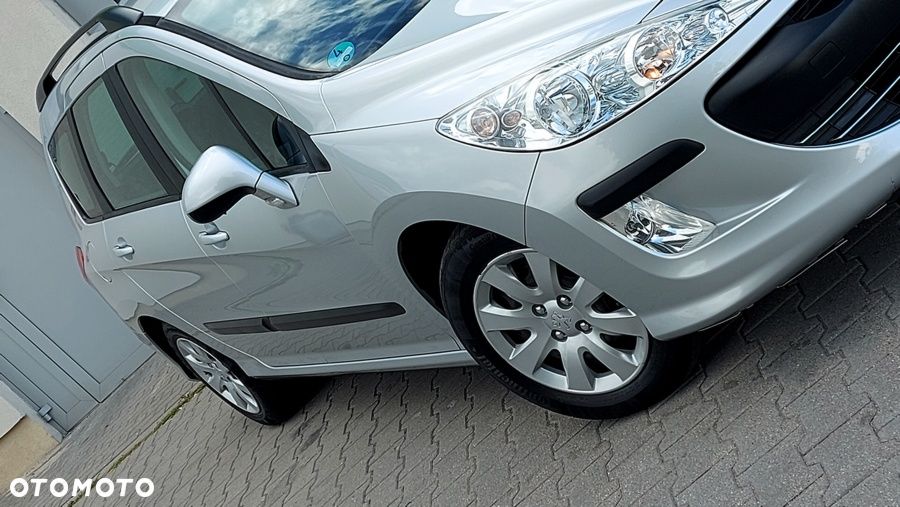 Peugeot 308 HDi FAP 110 NAVTEQ ON BOARD - 26