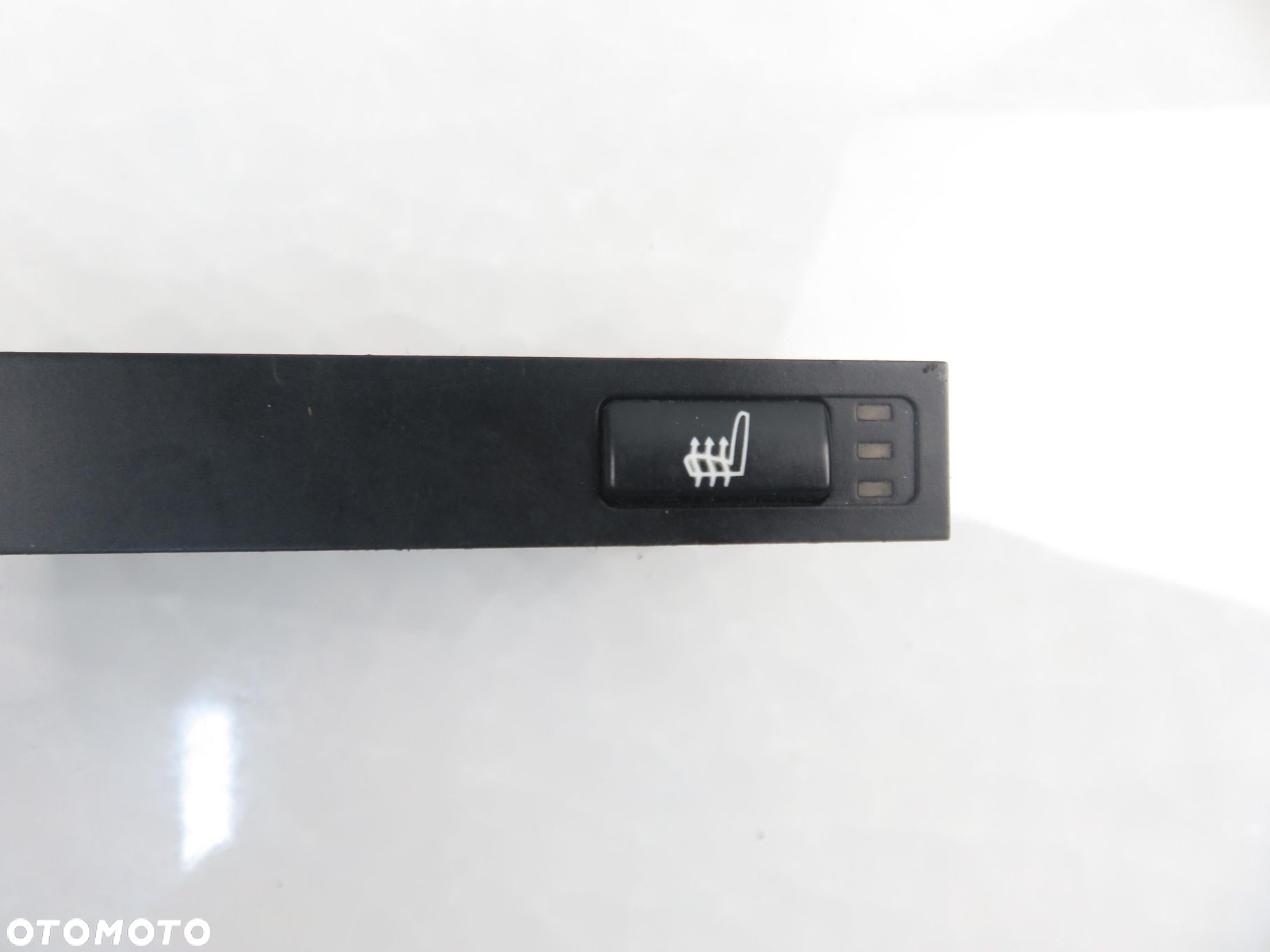 WŁĄCZNIK PODGRZEWANIA FOTELI BMW 5 E39 8373718 - 3
