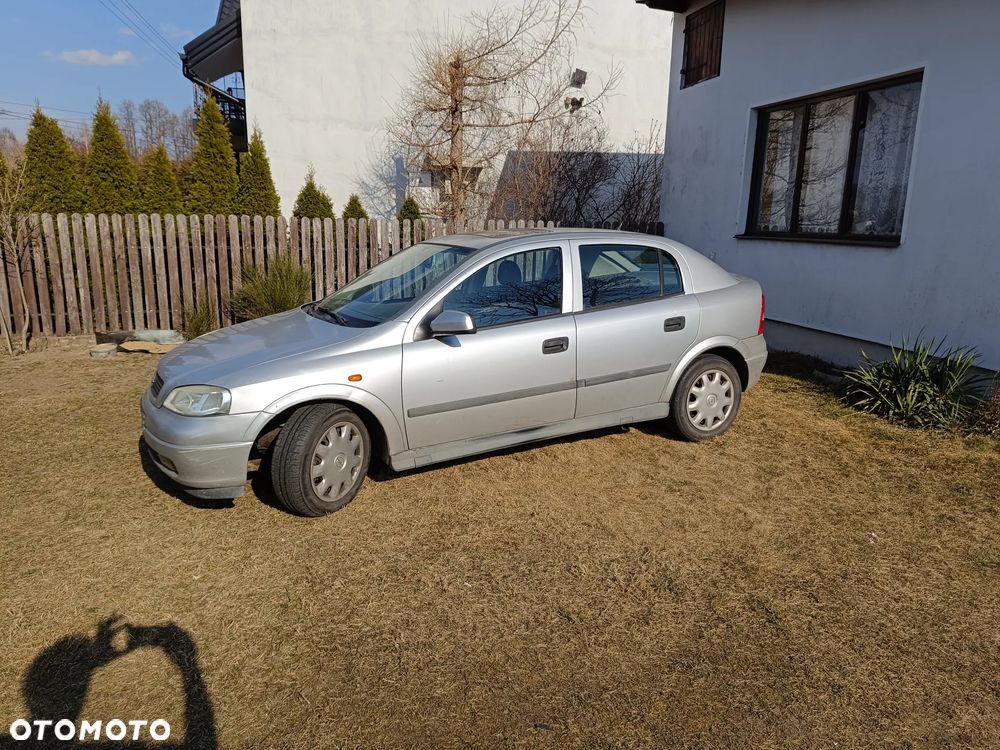 Opel Astra 1.6 GLS - 2