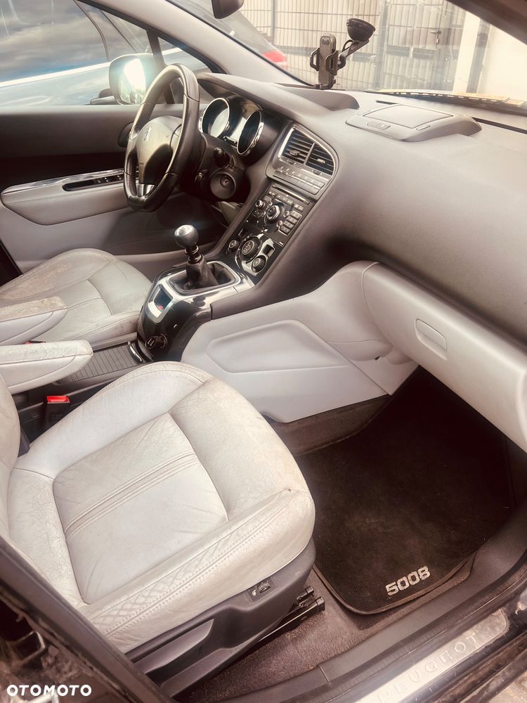 Peugeot 5008 HDI 150 Allure - 8