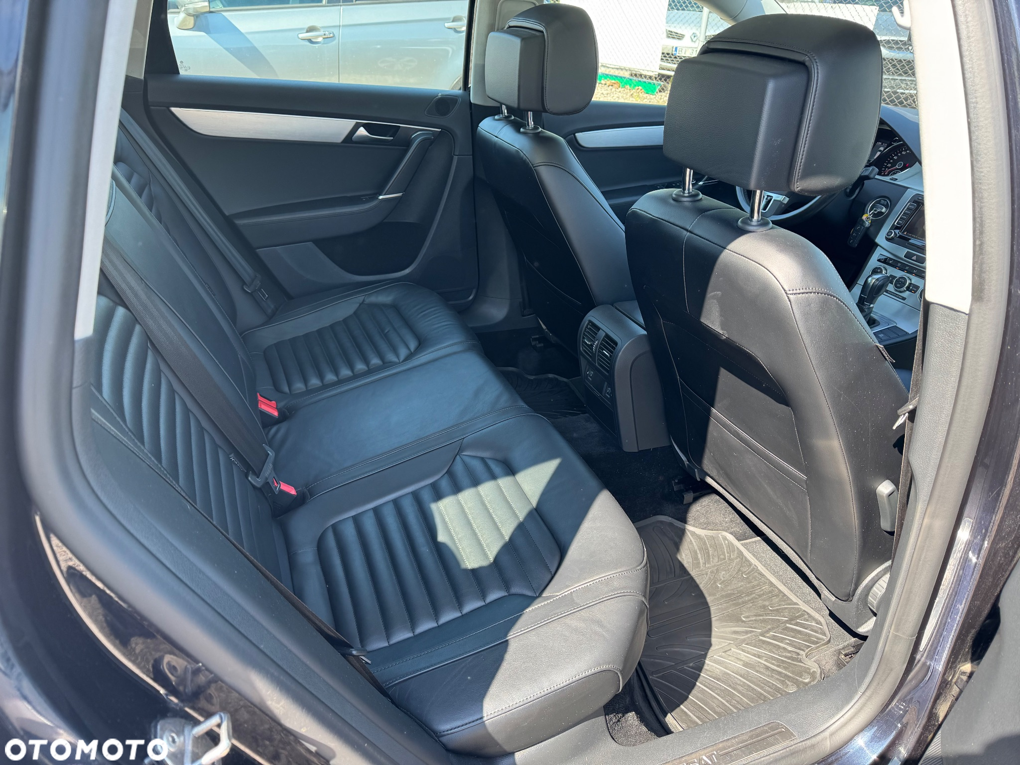 Volkswagen Passat Variant 2.0 TDI DSG BlueMotion Technology Highline - 27