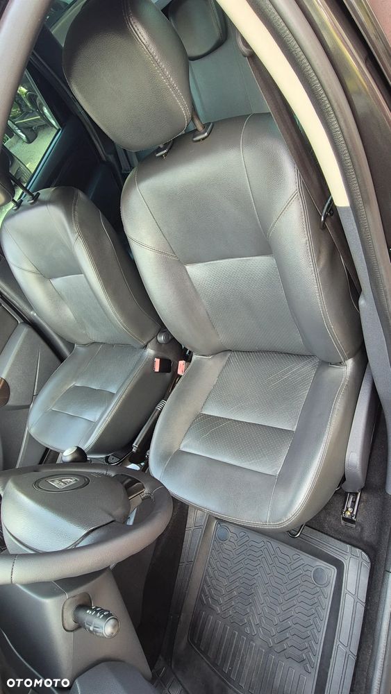 Dacia Duster 1.6 16V 4x4 Prestige - 19