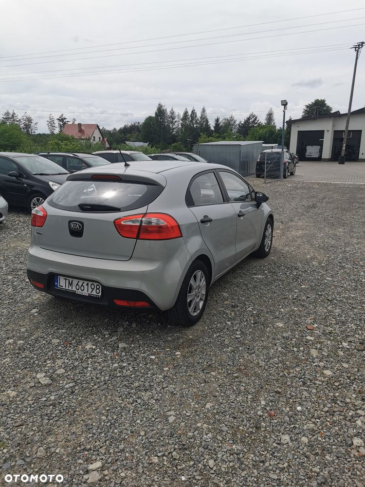 Kia Rio - 7