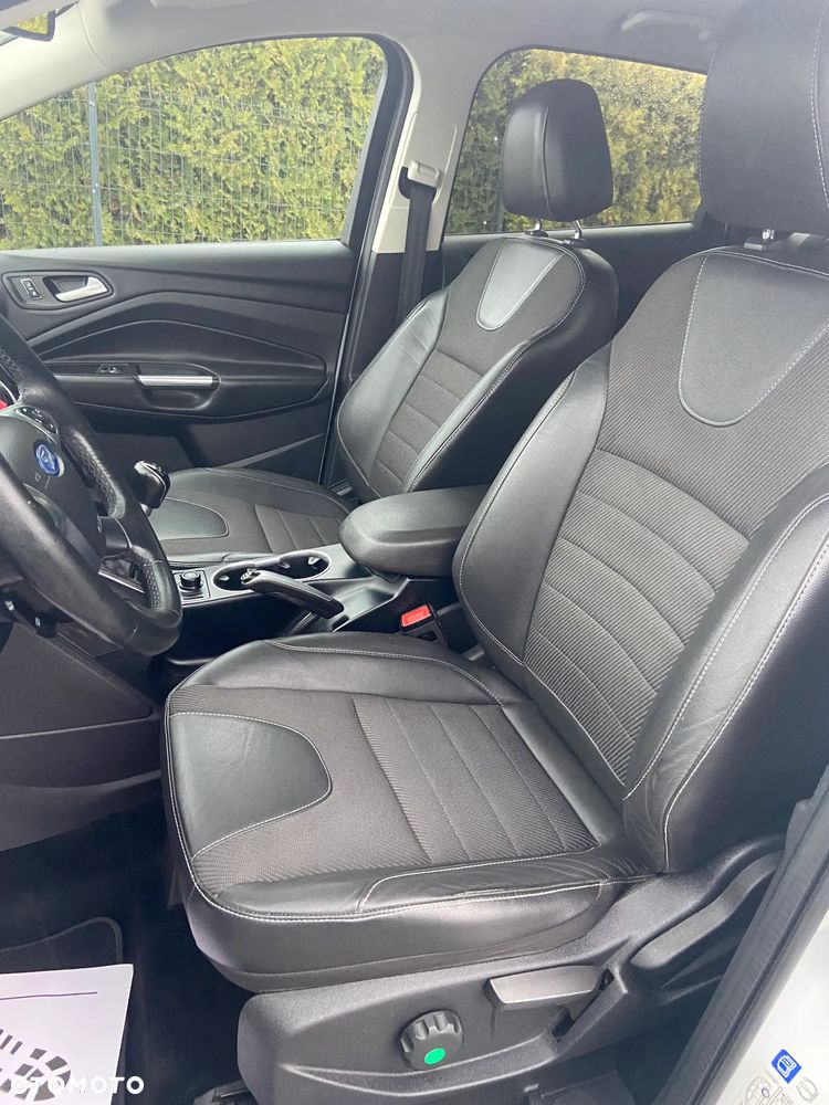 Ford Kuga 2.0 TDCi 4x4 Titanium - 29