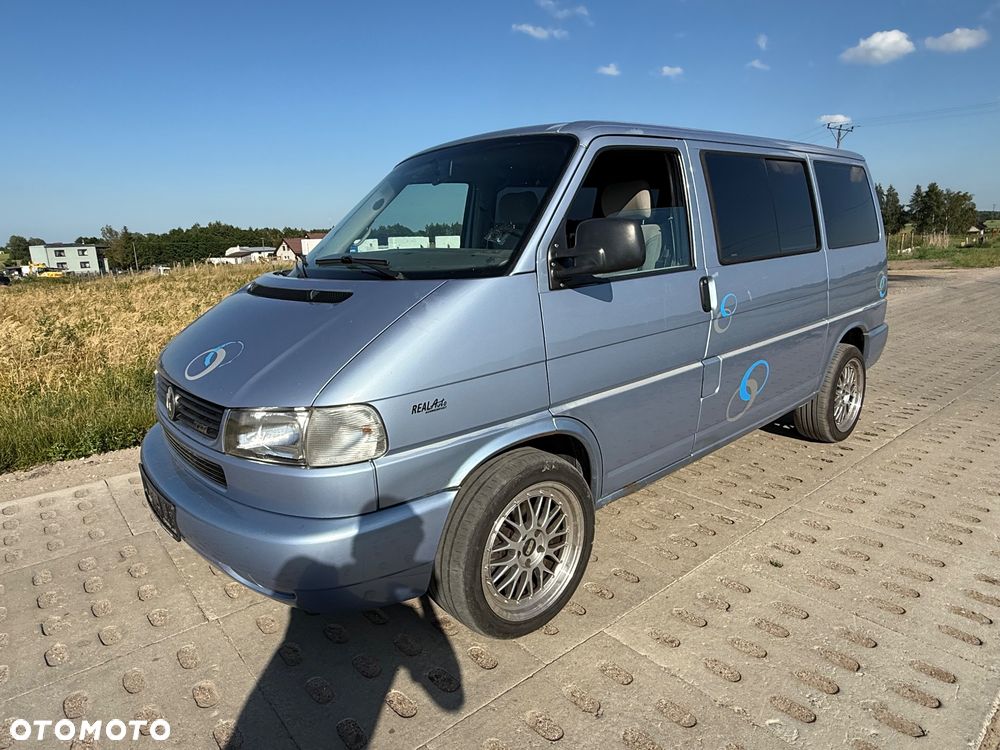 Volkswagen Multivan - 1