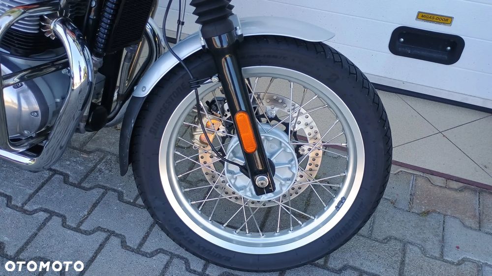Royal Enfield Interceptor - 26