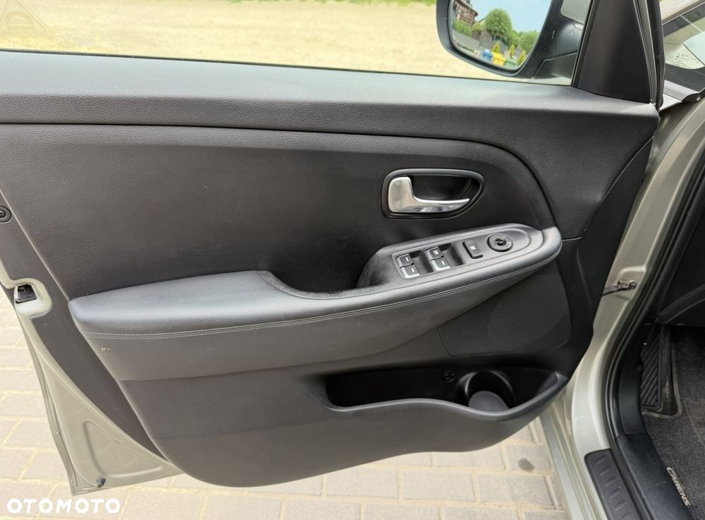 Kia Carens 1.7 CRDi M 7os - 8