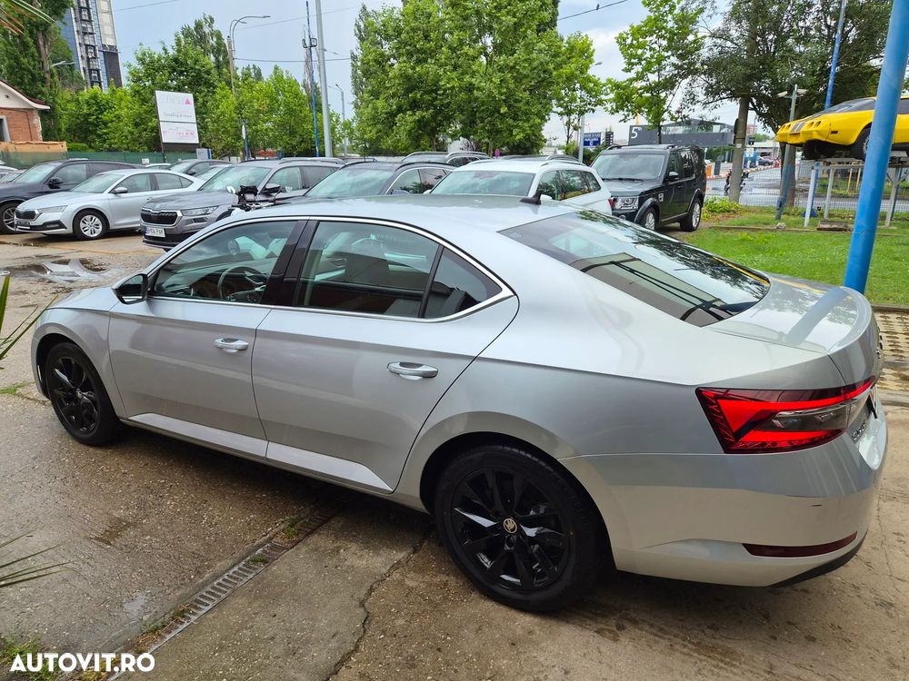 Skoda Superb 2.0 TDI DSG Ambition - 9