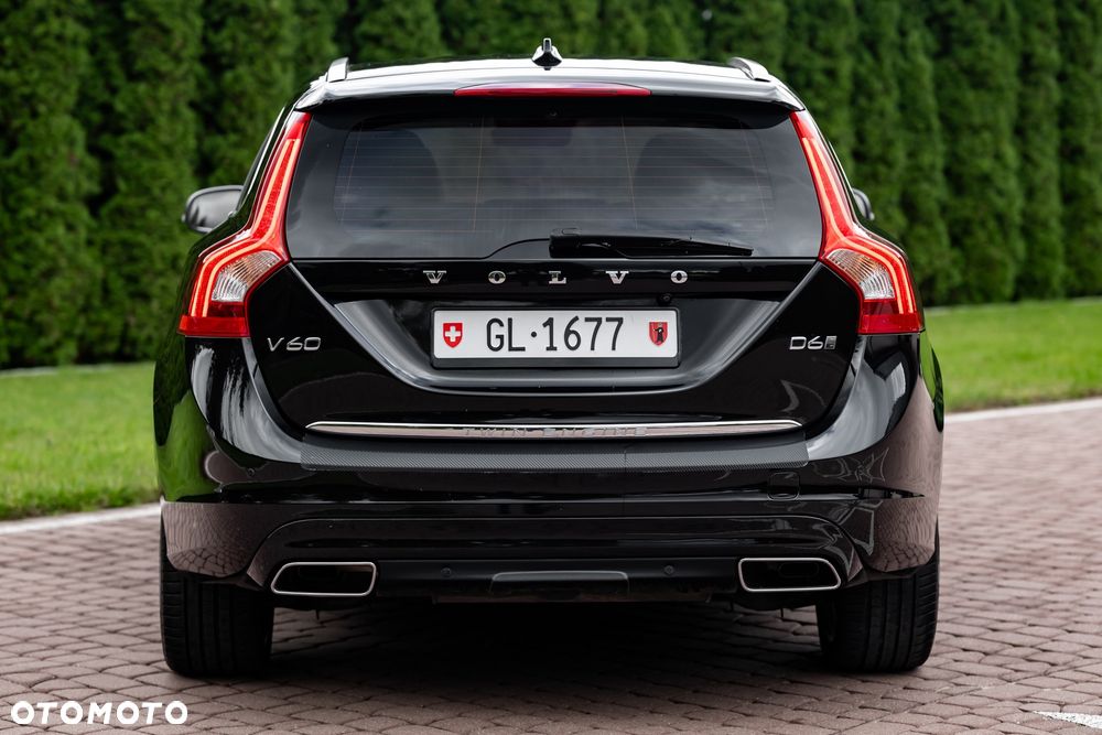 Volvo V60 D6 AWD Plug-in Hybrid Summum - 8