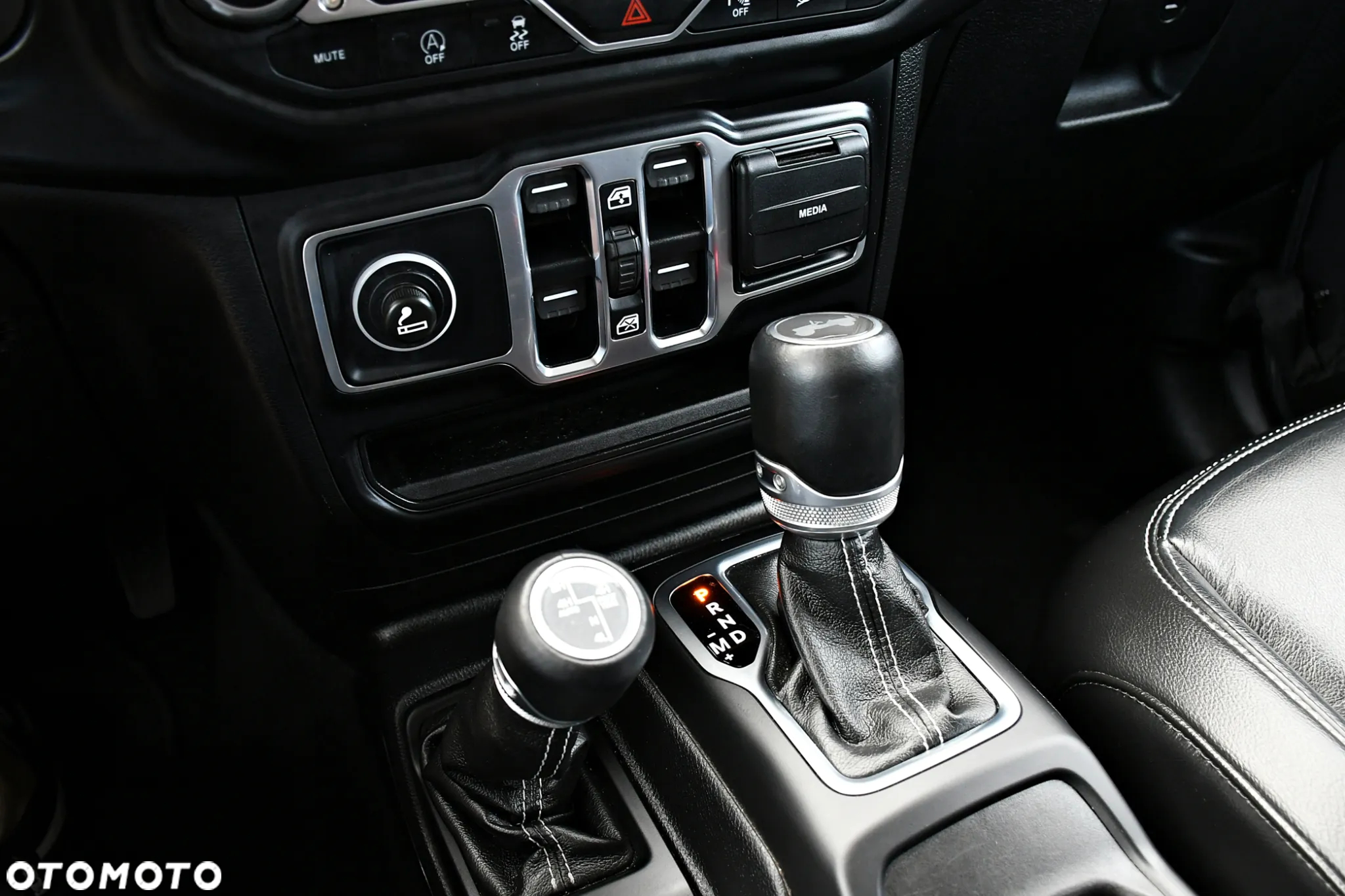 Jeep Wrangler Unlimited GME 2.0 Turbo Sahara - 28