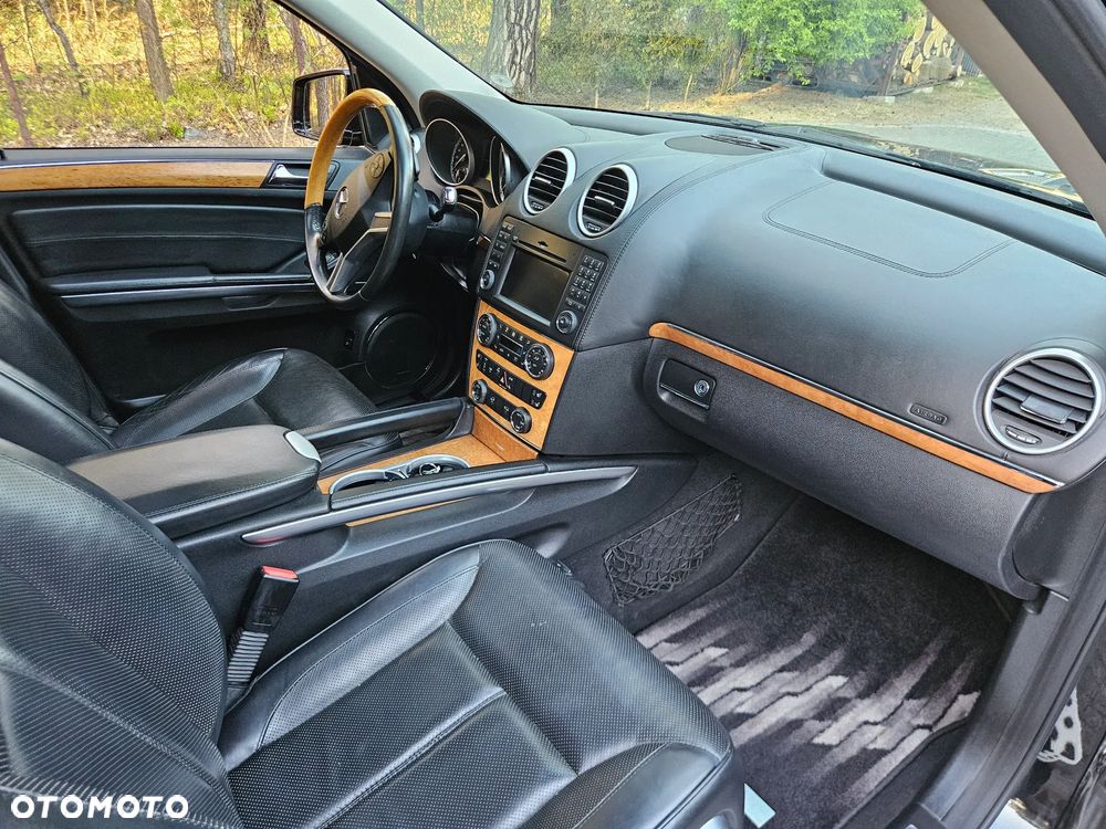 Mercedes-Benz GL 500 4Matic 7G-TRONIC - 36