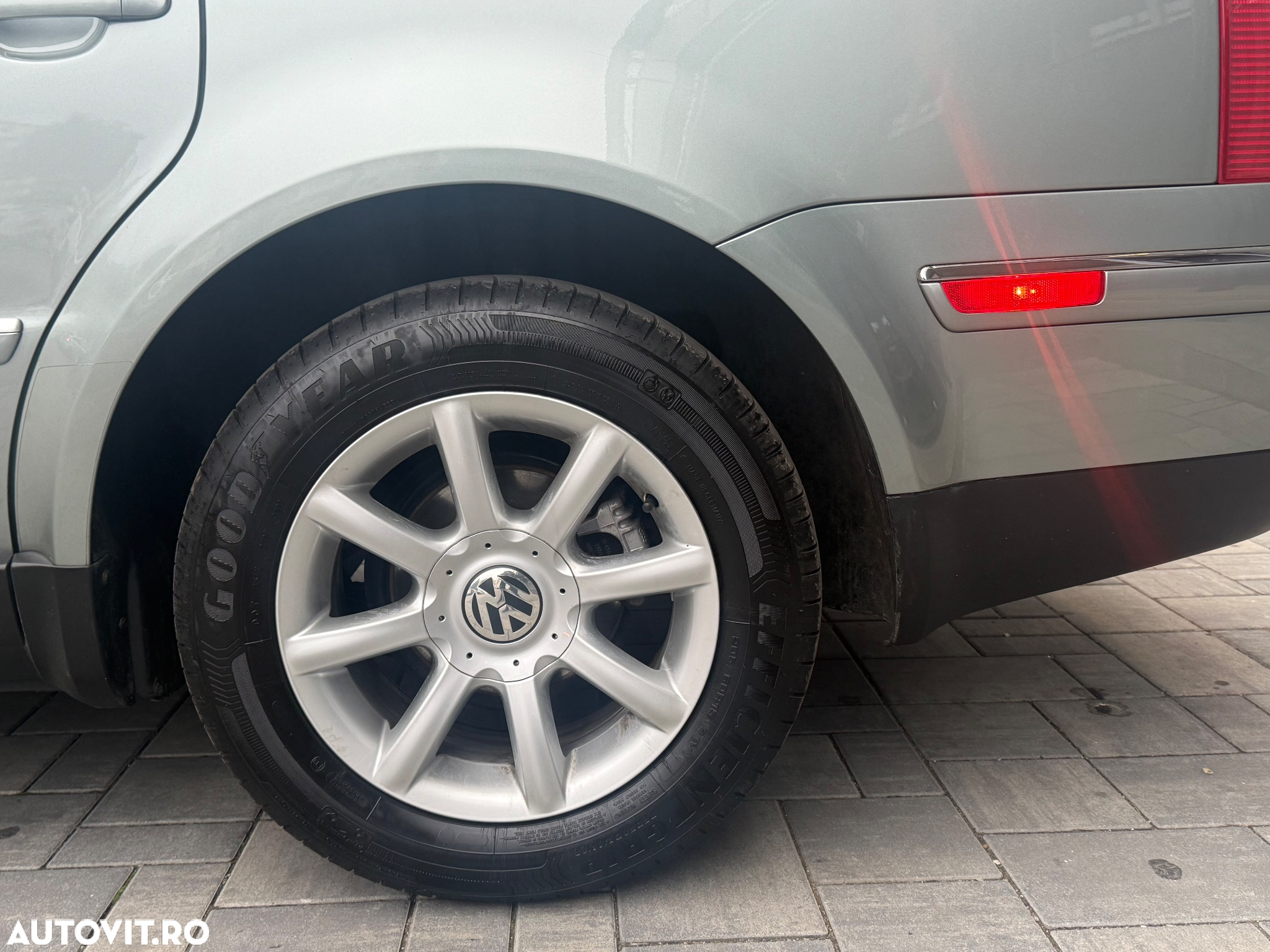 Volkswagen Passat - 20