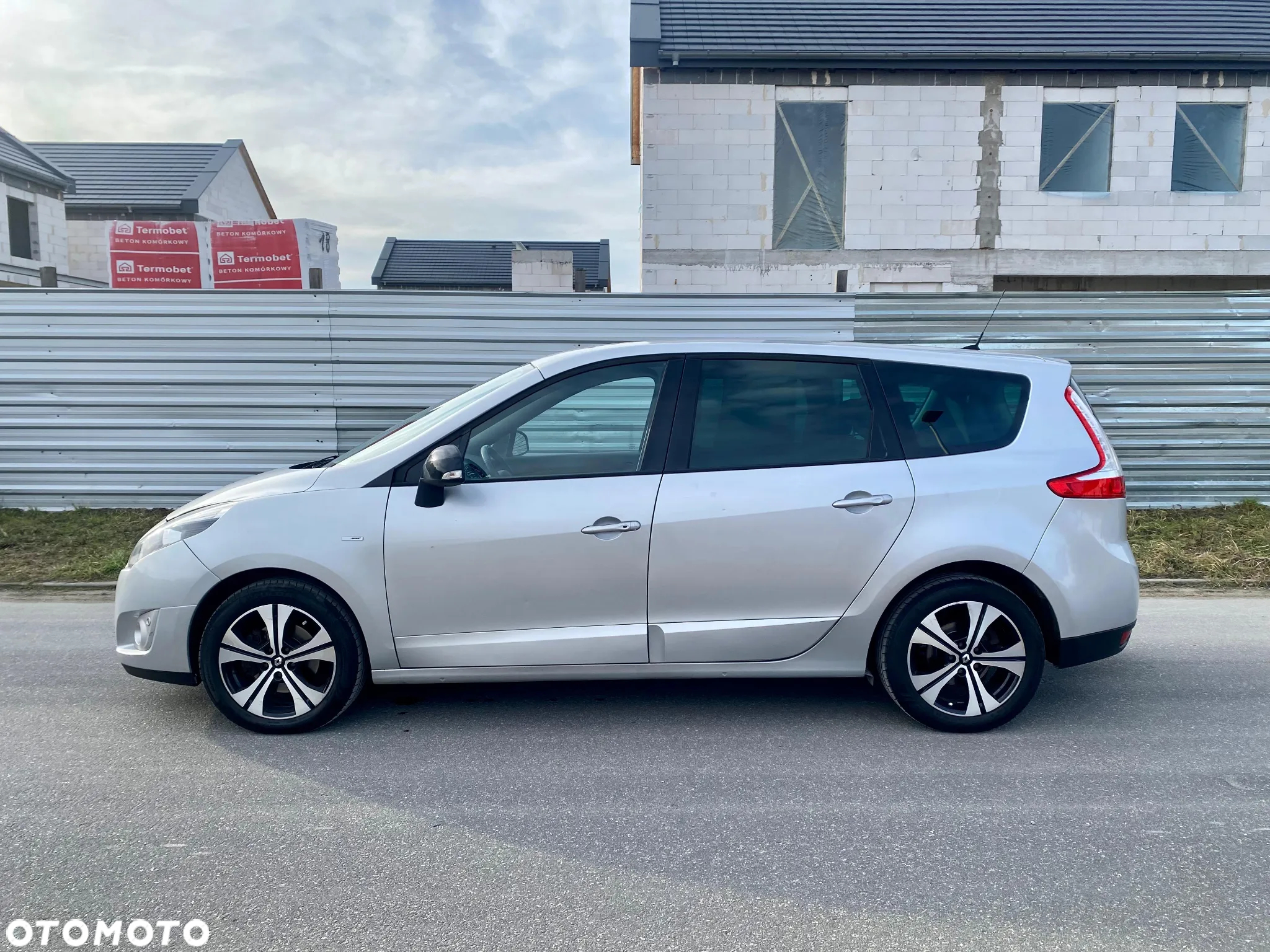 Renault Grand Scenic 1.9 dCi Bose Edition - 9
