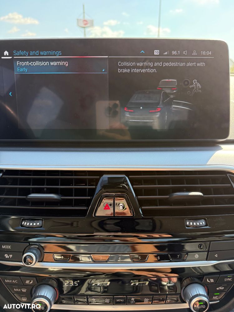 BMW Seria 5 530e xDrive AT PHEV - 11