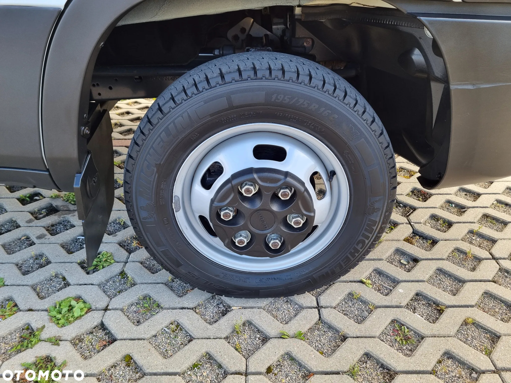 Iveco Daily 50-180 3.0 HPi 180KM 12-Palet Skrzynia dł 5.8 - 19