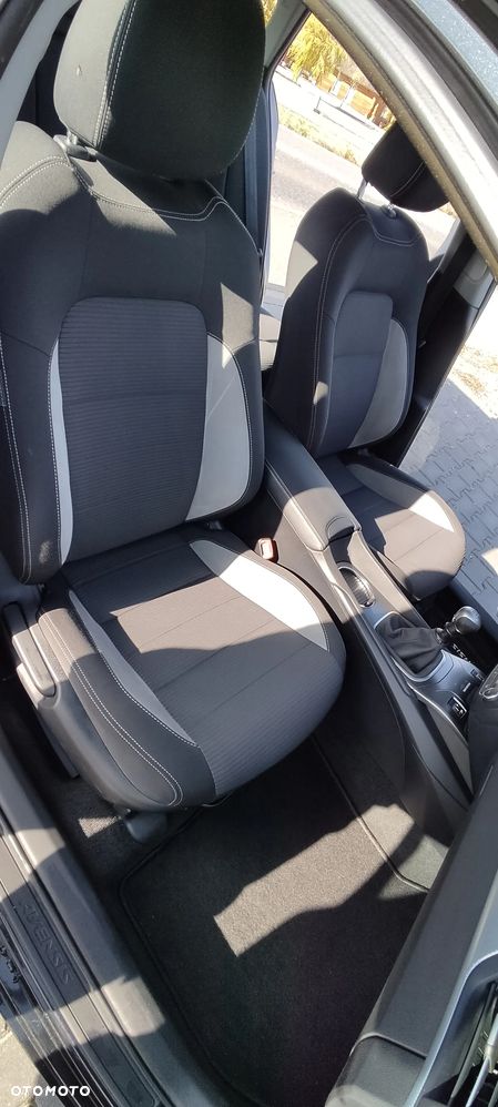 Toyota Avensis Touring Sports 1.8 Executive - 26