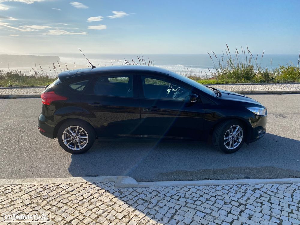 Ford Focus 1.0 EcoBoost Business - 4