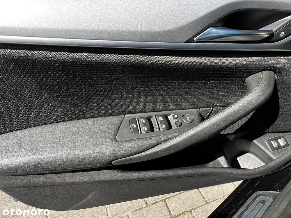 BMW Seria 5 520d - 14