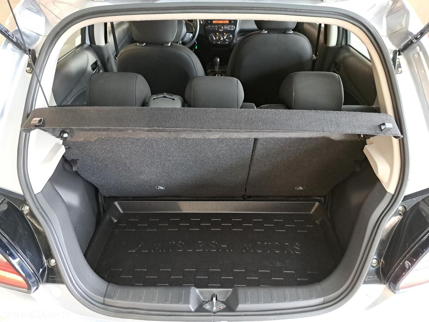 Mitsubishi Space Star 1.2 AS&G Invite CVT - 12