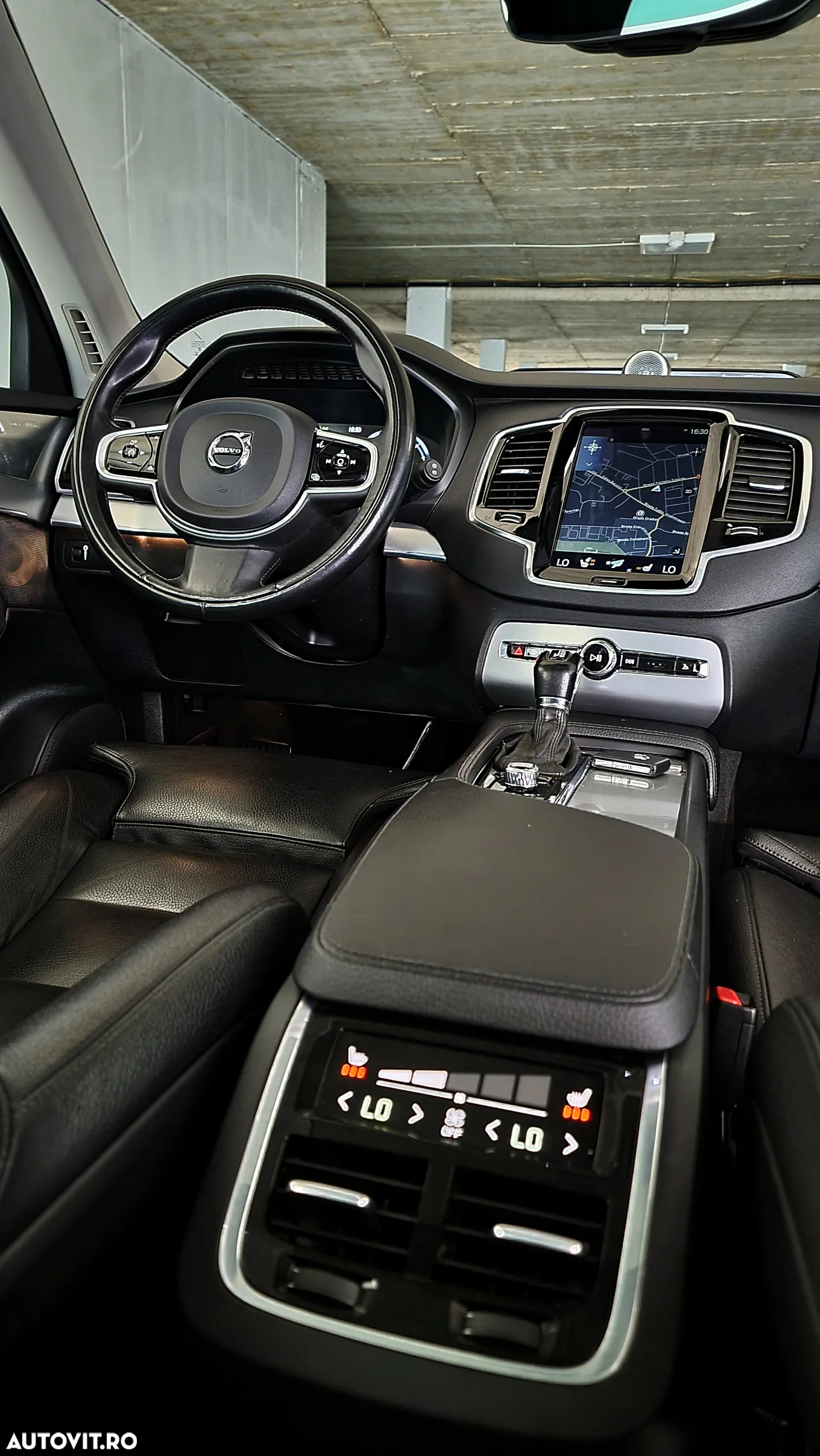 Volvo XC 90 B5 D AWD Geartronic Momentum Pro - 16