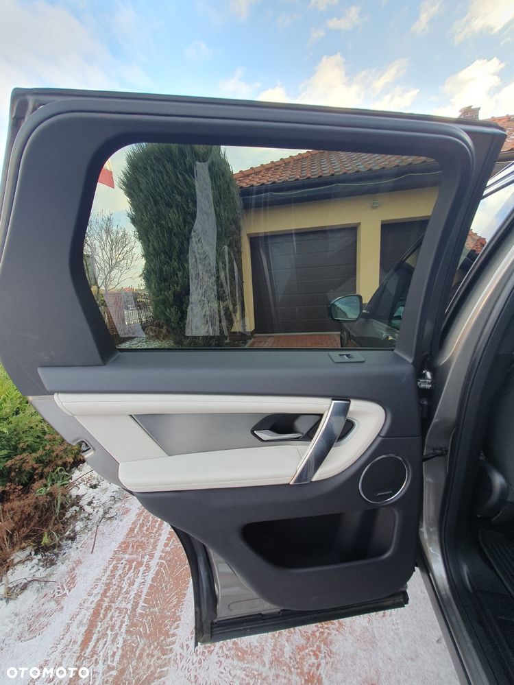 Land Rover Discovery Sport 2.0 P250 mHEV HSE - 34