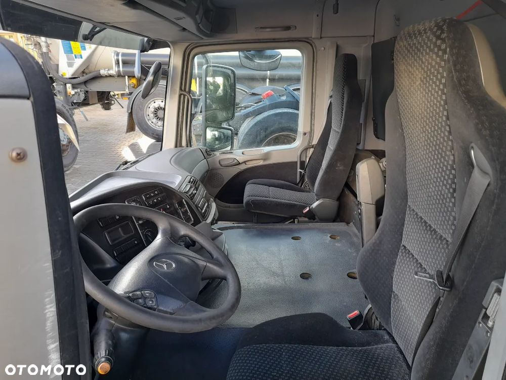 Kabina Mercedes Actros MP2 MP3 dzienna - 5