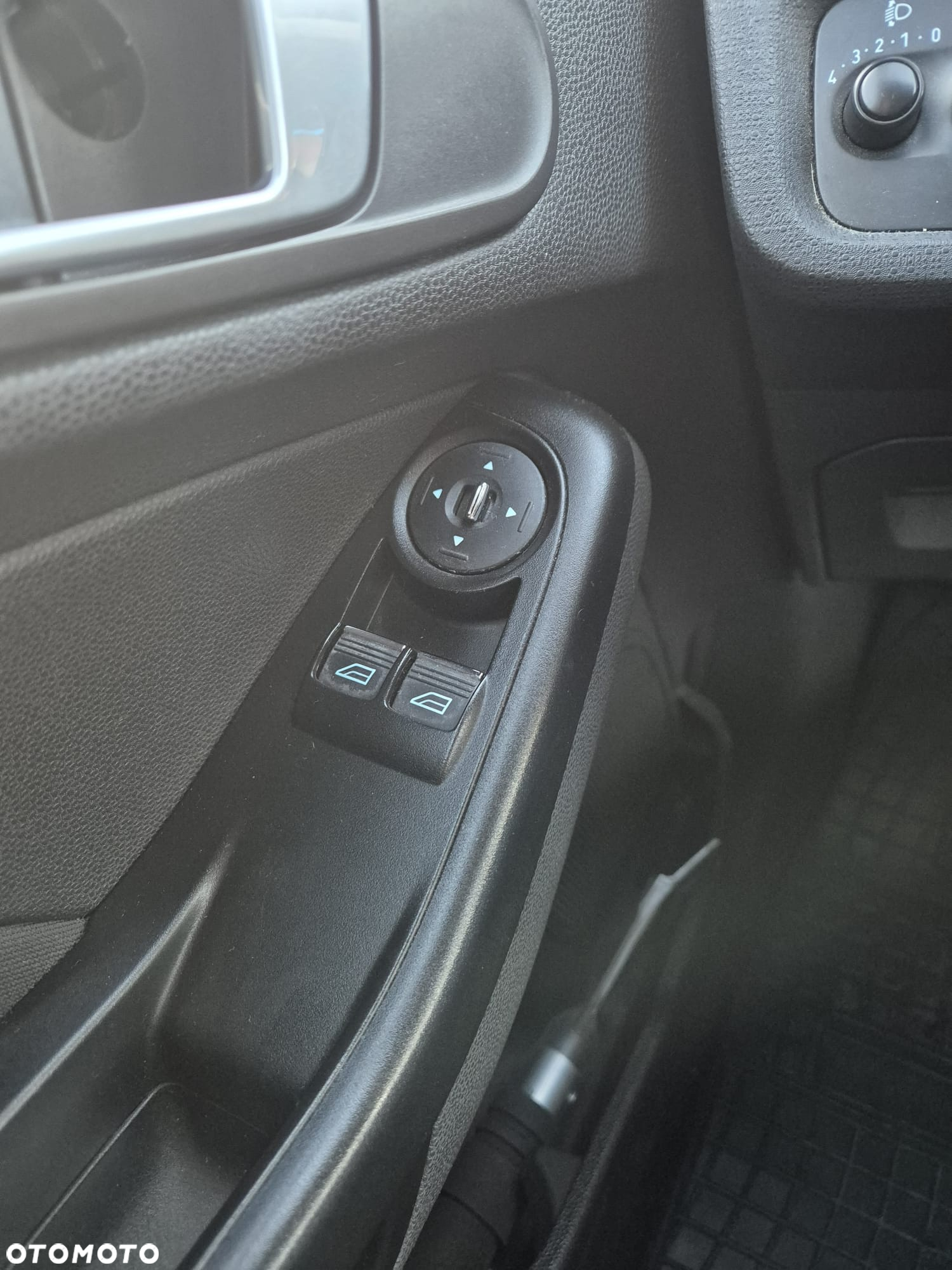 Ford Fiesta 1.4 Trend - 12