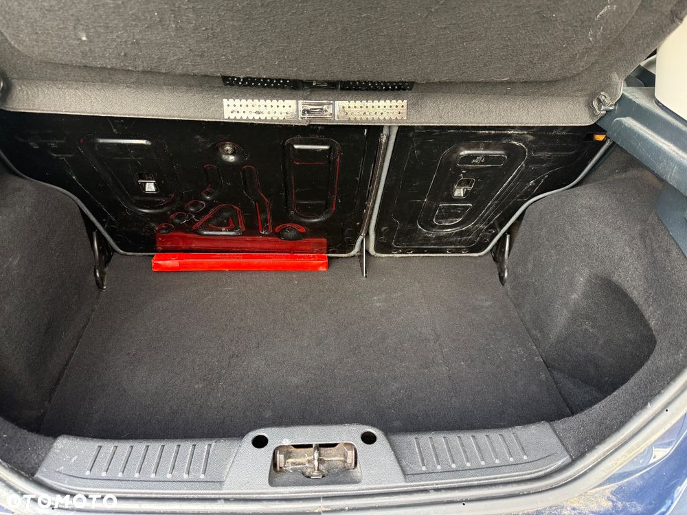 Ford Fiesta 1.25 Ambiente - 31