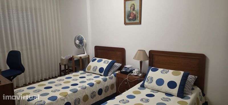 T2 Renovado e Equipado Casal S. Brás - Grande imagem: 4/4
