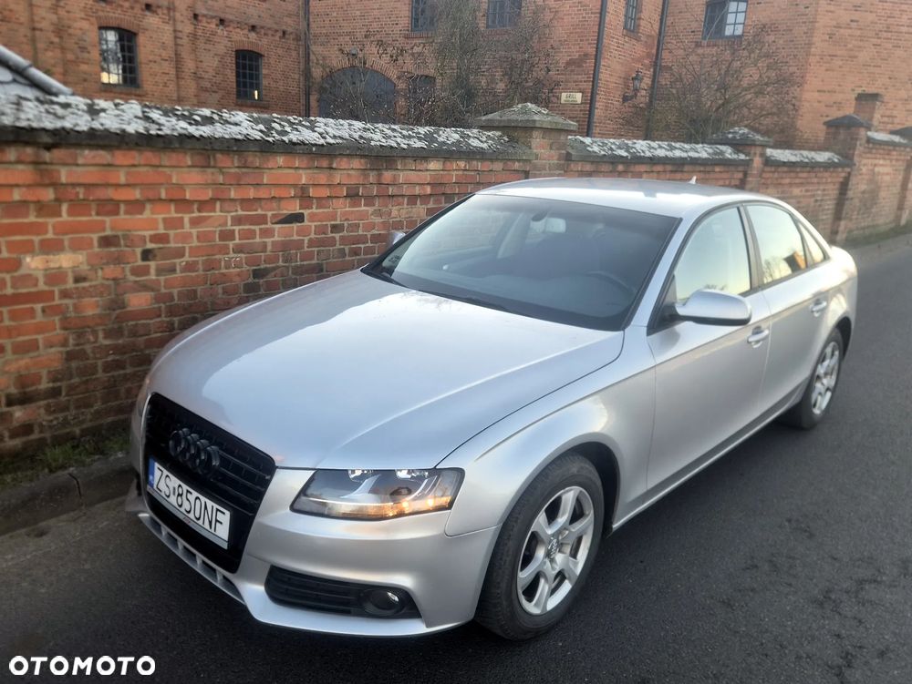 Audi A4 Limousine - 8