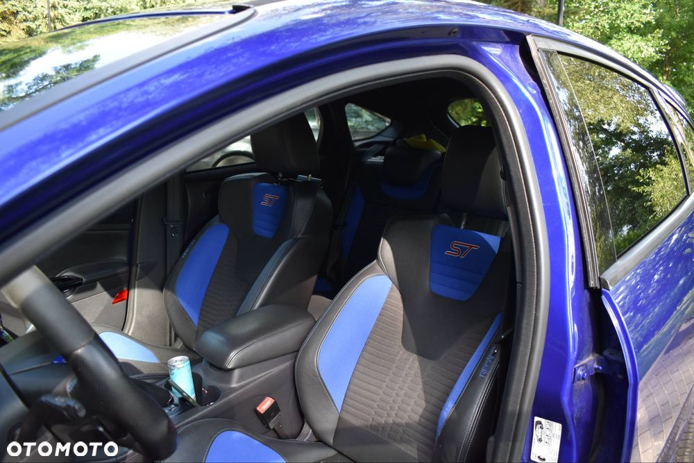 Ford Focus 2.0 EcoBoost ST mit Leder-Sport-Paket - 14