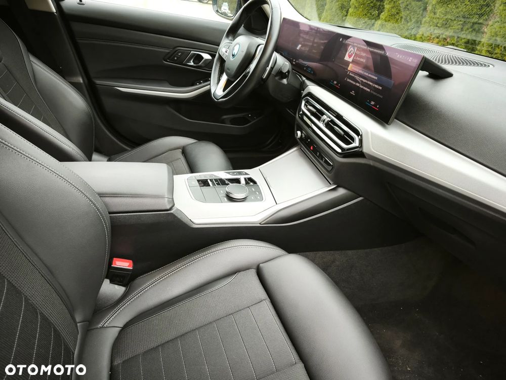BMW Seria 3 330e Luxury Line - 12