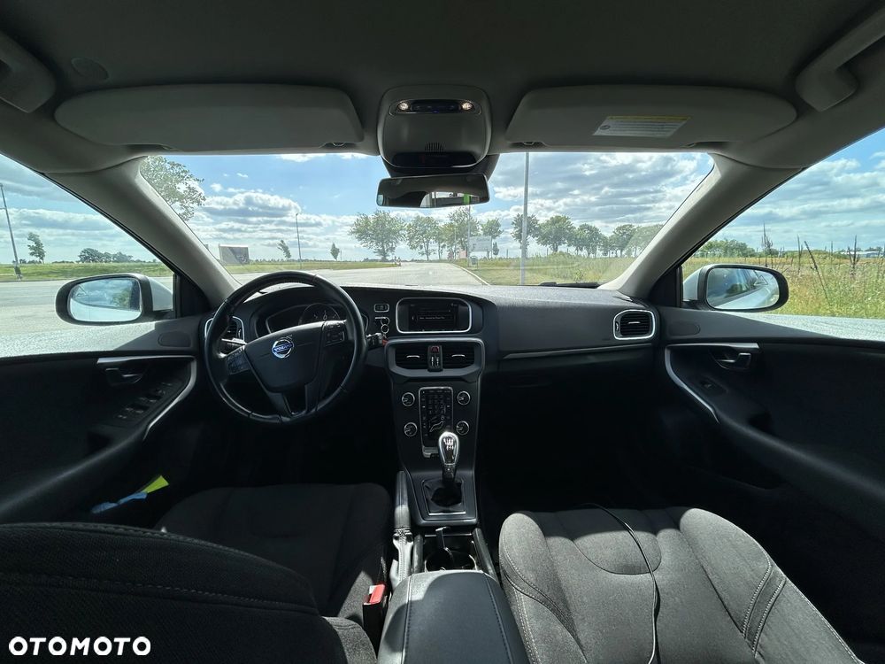 Volvo V40 D2 - 11