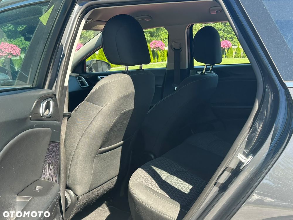 Kia Ceed - 27