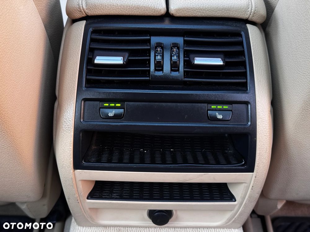 BMW Seria 5 530d xDrive Luxury Line - 17
