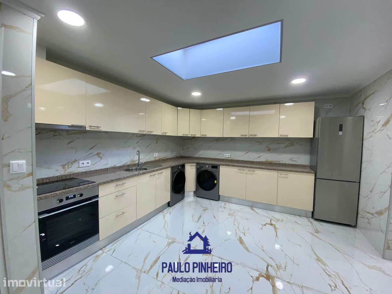 Moradia T4+1 Totalmente Renovada – Campanhã - Grande imagem: 2/25