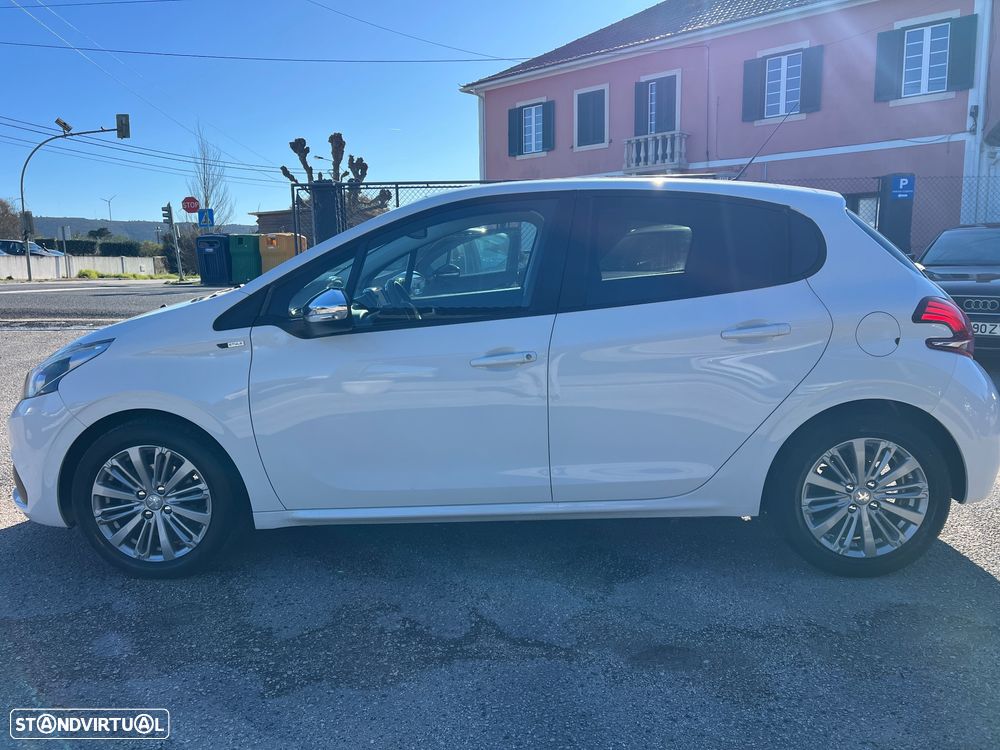 Peugeot 208 1.2 PureTech Style - 28