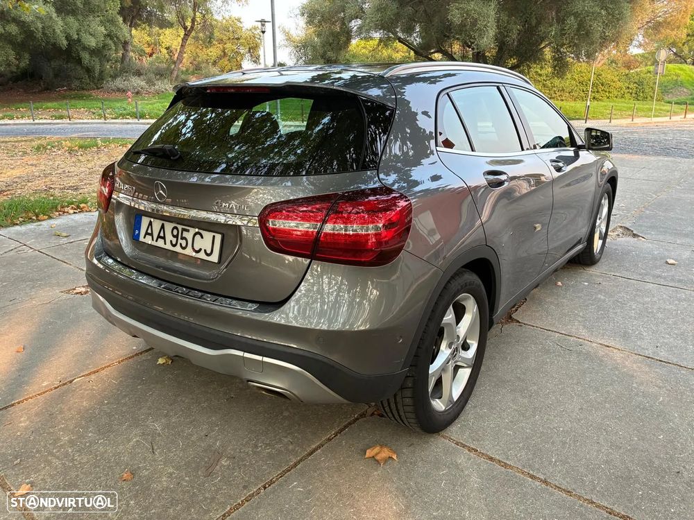 Mercedes-Benz GLA 250 4Matic 7G-DCT Style - 53
