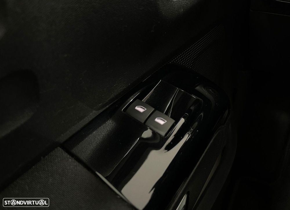 Citroën C3 1.2 PureTech Shine - 37