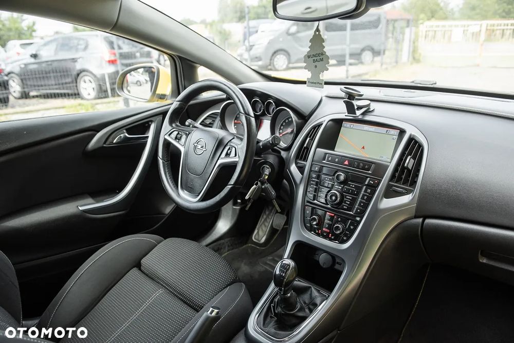 Opel Astra 1.6 T Cosmo - 26